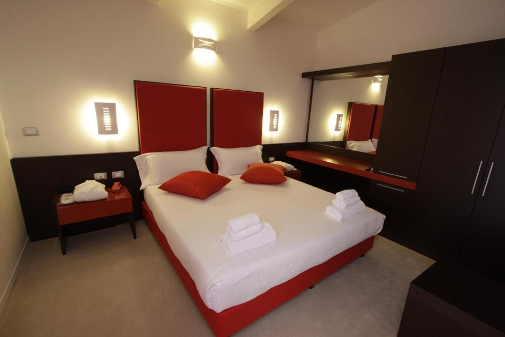 Hotel Paradise Airport Forlì Habitación foto