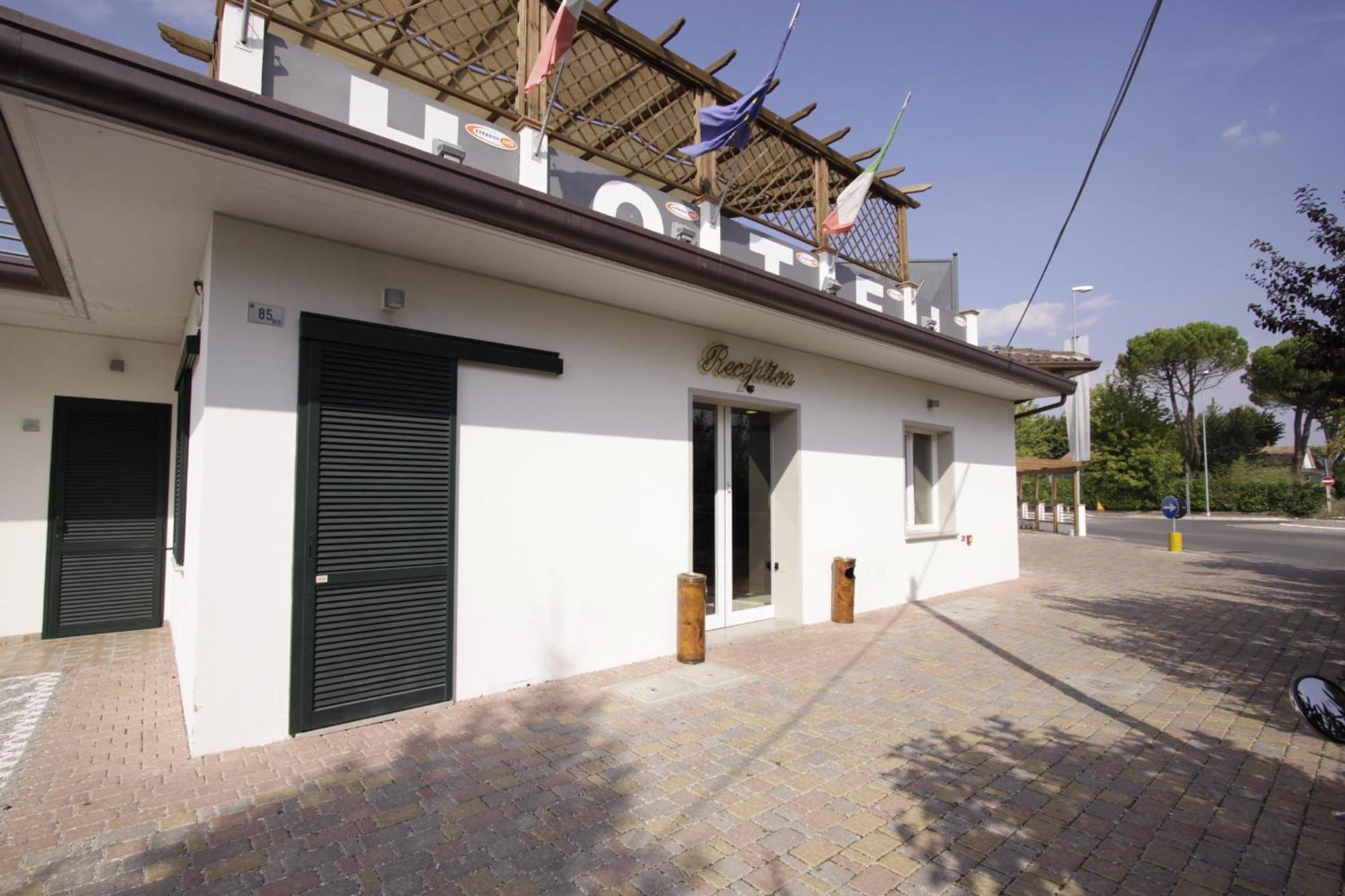 Hotel Paradise Airport Forlì Exterior foto